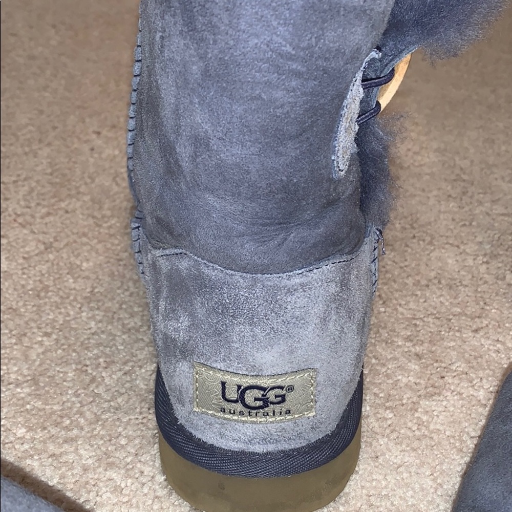 Uggs - image 2
